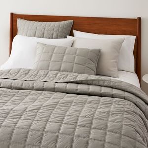 NWT West Elm  Washed Cotton Light Weight Quilt, King/Cal. King Set, Pearl Gray